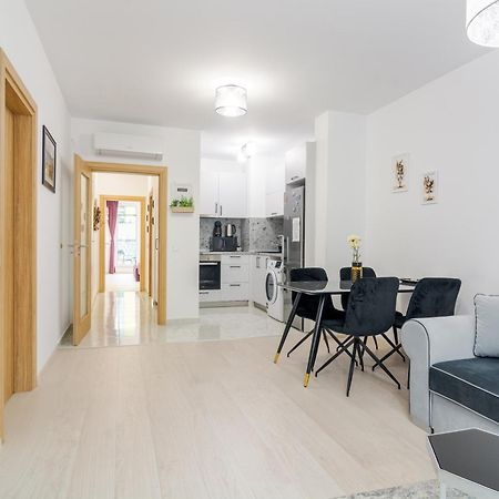 Paris Luxury Top Centre 2Bdr Apt W Work Desk And Wifi Near Nevsky Cathedral 索菲亞 外观 照片